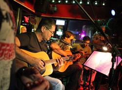 Bar le Bugsy, Varennes, QC opening hours