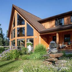 home lodge Golden, opening hours