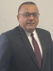 RAYMOND KWONG, Sales Representative @ REMAX REAL ESTATE CENTRE INC.,BROKRAGE, Mississauga, ON opening hours