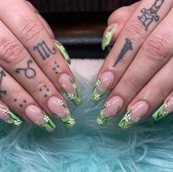 Lavish Nails & Spa, Niagara Falls, ON opening hours