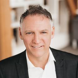 Marc Dubois, courtier immobilier, Via Capitale Saguenay Lac St-Jean, Jonquière, QC opening hours