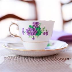 Mrs. Bell's Tea Room, Chatham, ON opening hours