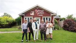 Auberge Confort Canin, Magog, QC opening hours
