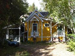 Lorenzo's Cafe, Enderby, BC opening hours