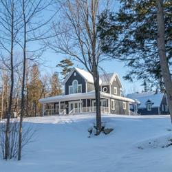 Chalet Le Grand Duc, Lambton, QC opening hours