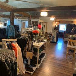 Styles Between Us, Cochrane, AB opening hours