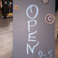 Rrfinery 180 consignment clothing, Grand Forks, BC opening hours