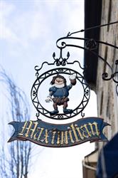 Maximilian Restaurant, Perth, ON opening hours