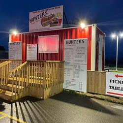 Hunter's Dawg House, Lindsay, ON opening hours