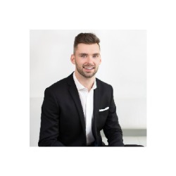 Austin Adam Real Estate Agent - Vancouver, opening hours