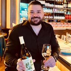 Les Vins de Brutus - Dégustation de vins mobile - Wine tasting events, Laval, QC opening hours